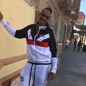 Meet your Posher, Nina